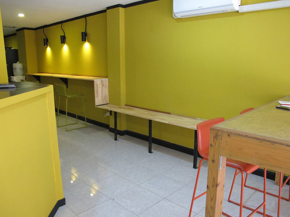 Why Not House Hostel Chiang Mai Exterior photo