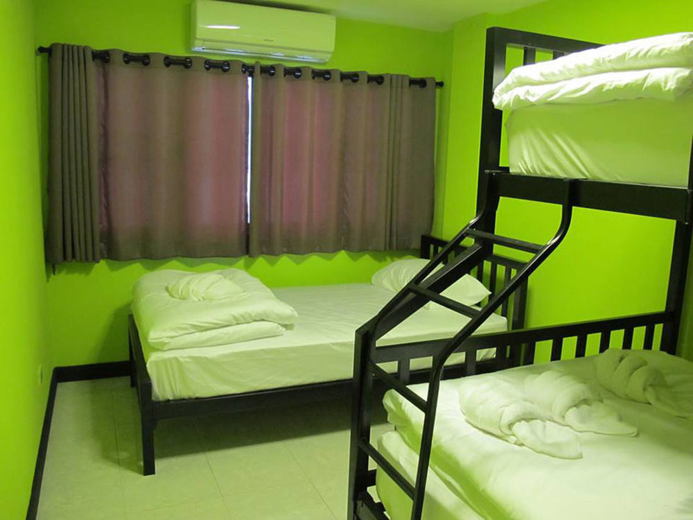 Why Not House Hostel Chiang Mai Exterior photo