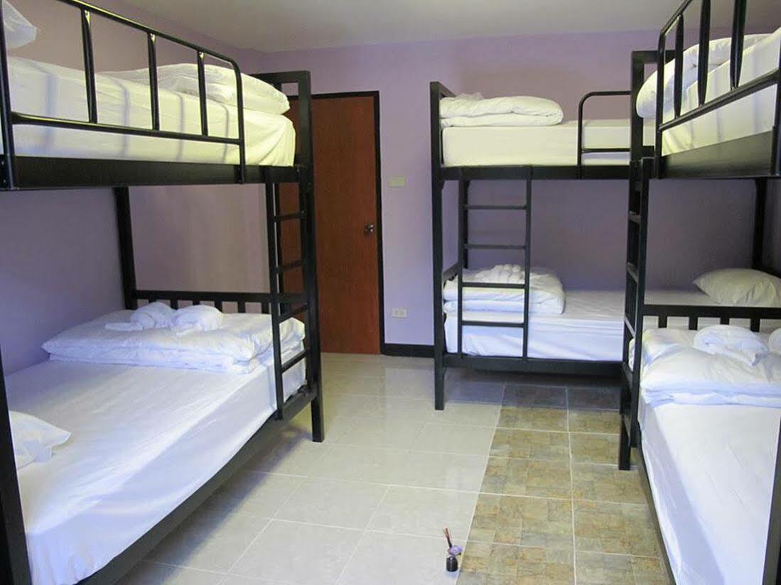 Why Not House Hostel Chiang Mai Exterior photo