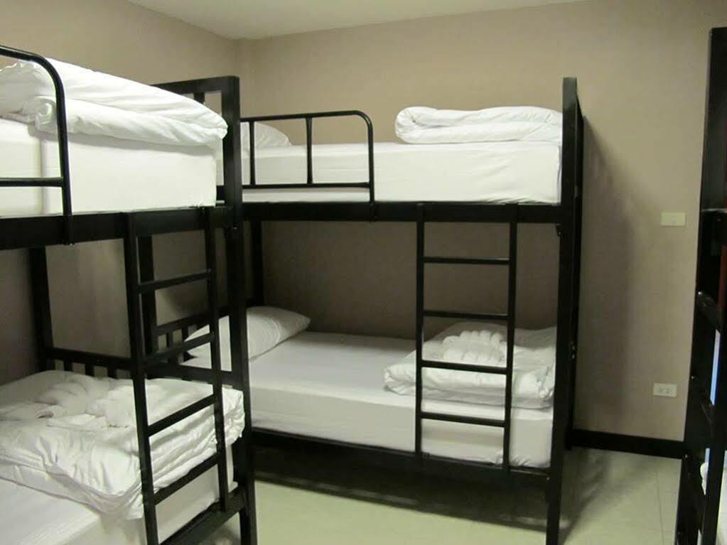 Why Not House Hostel Chiang Mai Exterior photo
