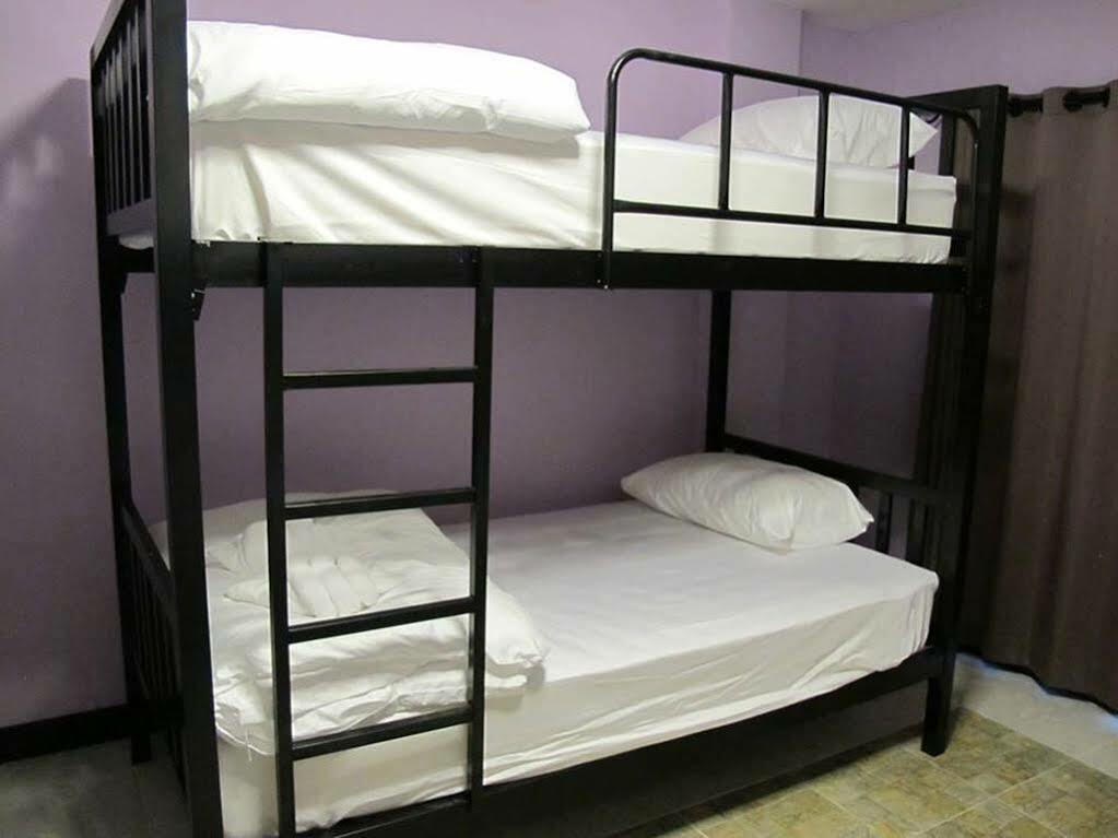 Why Not House Hostel Chiang Mai Exterior photo