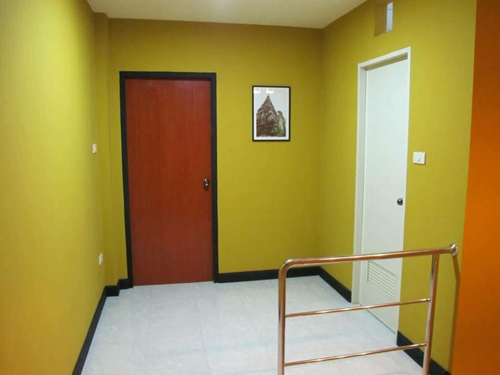 Why Not House Hostel Chiang Mai Exterior photo