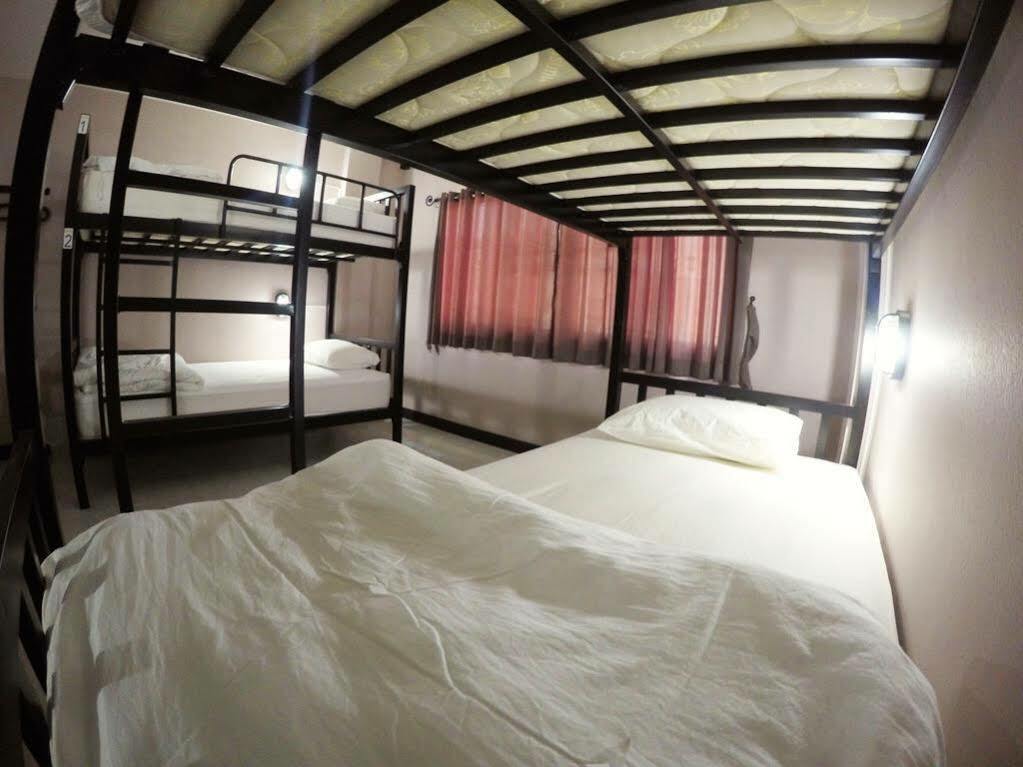 Why Not House Hostel Chiang Mai Exterior photo